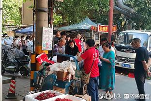 韩国著名歌手/肌肉男金钟国的篮球水平如何？