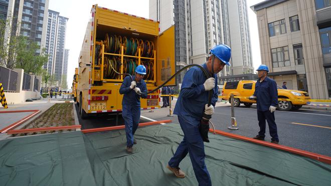 哈登曾称你试图改变其角色？老里：我不是他教练了 别问我去问他